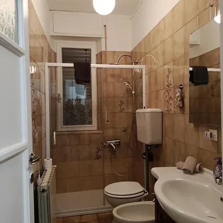 - * Varano Borghi